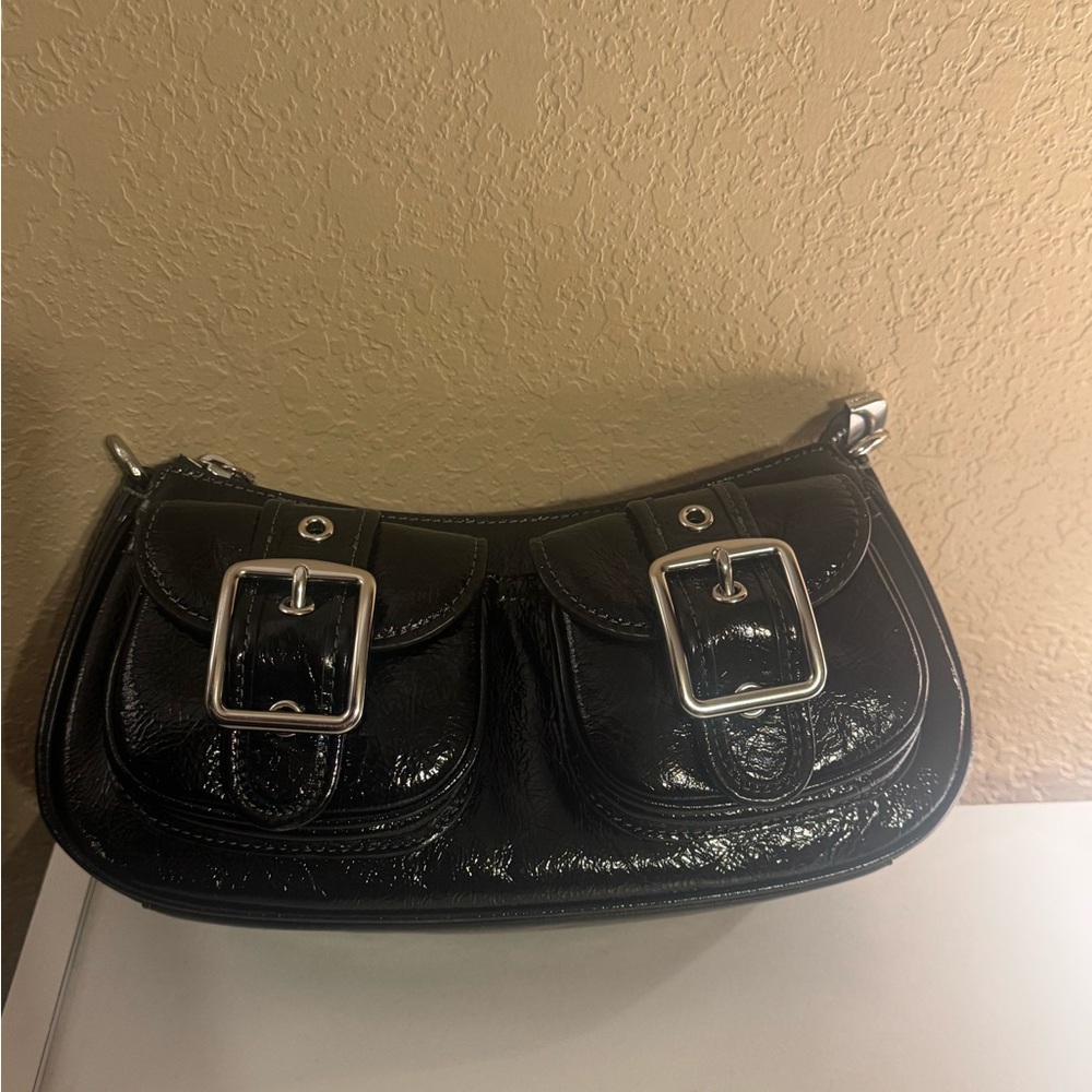 Coach Ashton Shoulder Bag 🖤